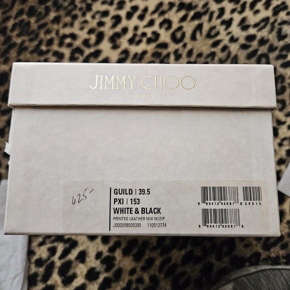 Jimmy Choo Women's Black and White Leather Flats SZ 39 1/2 Like New. - Picture 9 of 10
